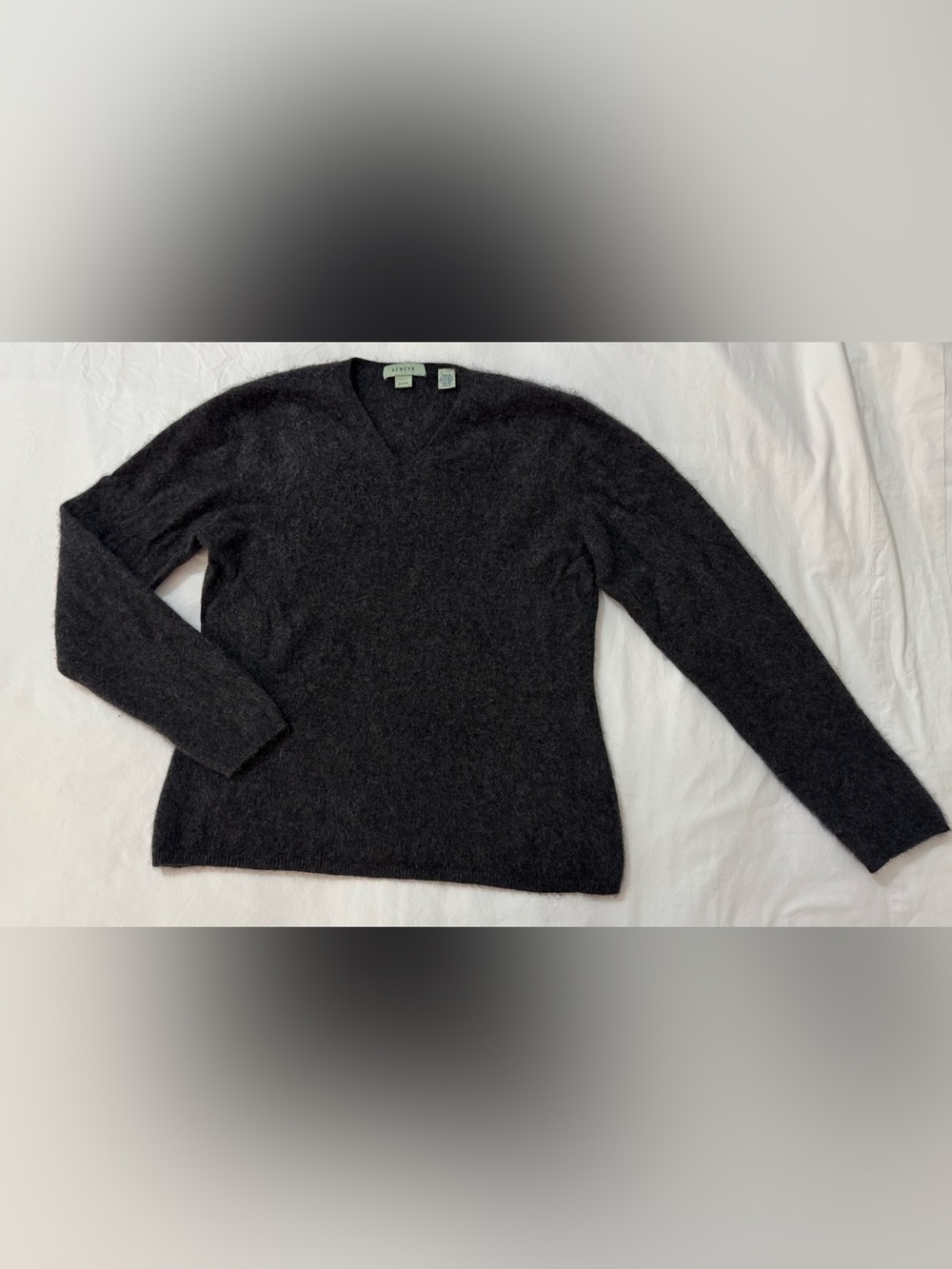 EUC Geneva Grey 100% cashmere Women’s Sweater Size PM